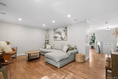 601 Kensington Way, Mount Kisco, NY 10549 - Photo 3