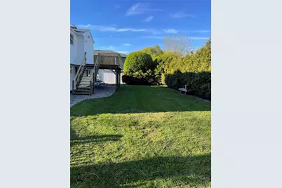 1657 Fairfax Avenue, West Islip, NY 11795 - Photo 15