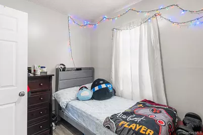 425 Beach 46th Street, Far Rockaway, NY 11691 - Photo 5