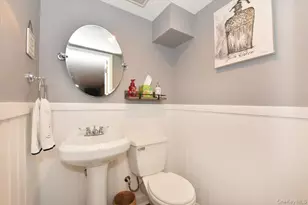 129 Commonwealth Ave, Massapequa, NY 11758 - Photo 35