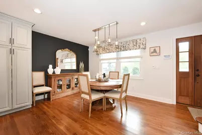 129 Commonwealth Avenue, Massapequa, NY 11758 - Photo 11