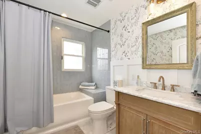 129 Commonwealth Avenue, Massapequa, NY 11758 - Photo 21
