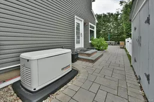 129 Commonwealth Ave, Massapequa, NY 11758 - Photo 37
