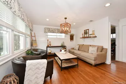 129 Commonwealth Avenue, Massapequa, NY 11758 - Photo 9