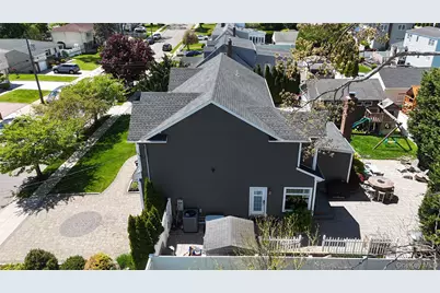 129 Commonwealth Avenue, Massapequa, NY 11758 - Photo 45
