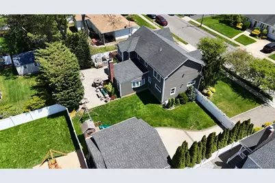 129 Commonwealth Avenue, Massapequa, NY 11758 - Photo 47