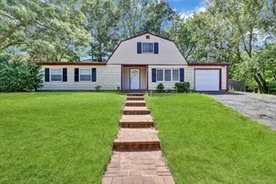 54 College Hills Dr, Farmingville, NY 11738 - Photo 25