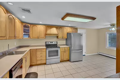 54 College Hills Drive, Farmingville, NY 11738 - Photo 3
