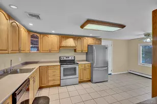 54 College Hills Dr, Farmingville, NY 11738 - Photo 3