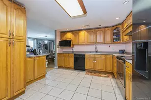 54 College Hills Dr, Farmingville, NY 11738 - Photo 11