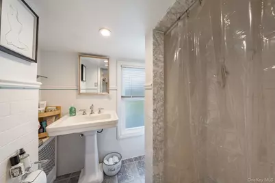 82 Nottingham Avenue, Valley Stream, NY 11580 - Photo 11