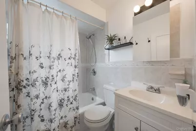 82 Nottingham Avenue, Valley Stream, NY 11580 - Photo 25