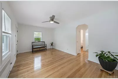 82 Nottingham Avenue, Valley Stream, NY 11580 - Photo 21
