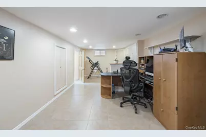82 Nottingham Avenue, Valley Stream, NY 11580 - Photo 17