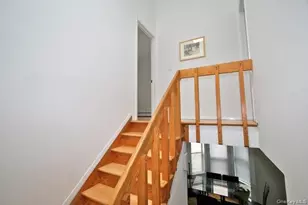 70 Hickory Rd, Port Washington, NY 11050 - Photo 7