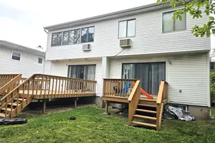 70 Hickory Rd, Port Washington, NY 11050 - Photo 17