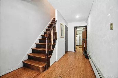 3224 Gunther Avenue, Bronx, NY 10469 - Photo 3