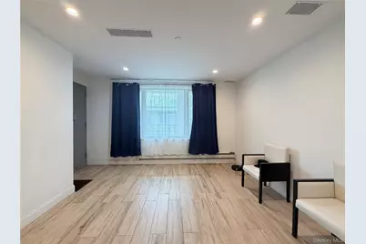 136-20 Booth Memorial Avenue #3K, Flushing, NY 11355 - Photo 3