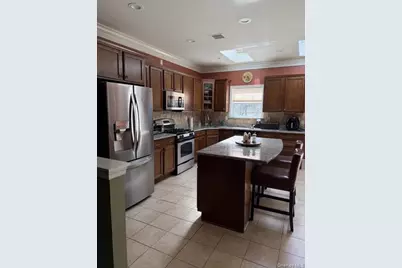 47 Stoneleigh Drive, Riverhead, NY 11901 - Photo 3