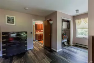 8 Loretta Ct, Coram, NY 11727 - Photo 17