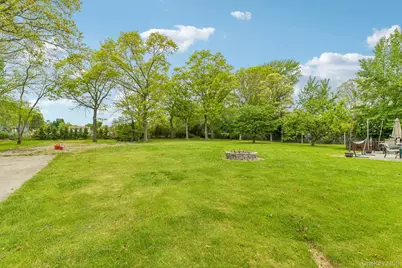 1374 Saxon Avenue, Bay Shore, NY 11706 - Photo 25