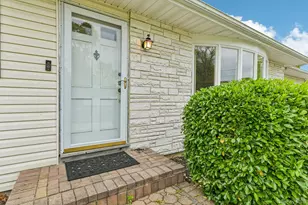 1374 Saxon Ave, Bay Shore, NY 11706 - Photo 5