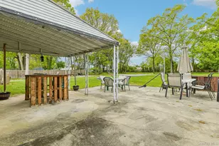 1374 Saxon Ave, Bay Shore, NY 11706 - Photo 23