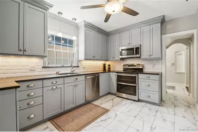 17 Kensington Road, Garden City, NY 11530 - Photo 9