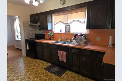 208 S Grand Avenue, Poughkeepsie, NY 12603 - Photo 11