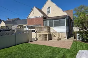 208 S Grand Ave, Poughkeepsie, NY 12603 - Photo 25