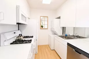 269-10 Grand Central Pkwy, Floral Park, NY 11005 - Photo 9