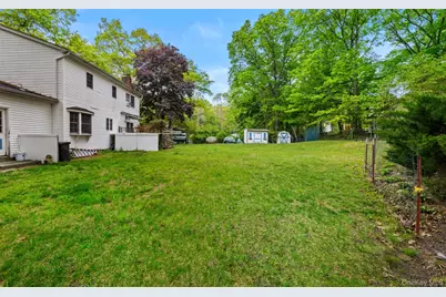 62 W Bartlett Road, Middle Island, NY 11953 - Photo 3