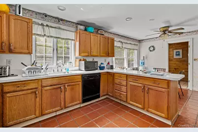 62 W Bartlett Road, Middle Island, NY 11953 - Photo 9