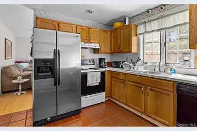 62 W Bartlett Road, Middle Island, NY 11953 - Photo 11