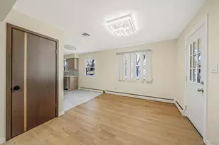 45 Roslyn Rd, Roslyn Heights, NY 11577 - Photo 7