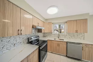 45 Roslyn Rd, Roslyn Heights, NY 11577 - Photo 11