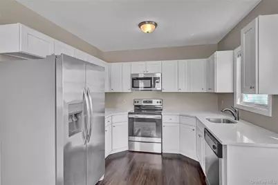 46 Rockledge Drive, Shirley, NY 11967 - Photo 7