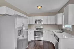 46 Rockledge Dr, Shirley, NY 11967 - Photo 7