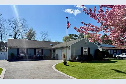 11 Hollow Oak Drive, Patchogue, NY 11772 - Photo 1