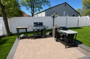 11 Hollow Oak Dr, Patchogue, NY 11772 - Photo 21