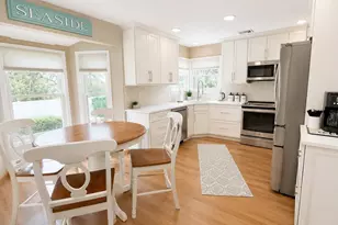 11 Hollow Oak Dr, Patchogue, NY 11772 - Photo 3