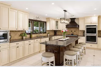 9 Avenue C, Merrick, NY 11566 - Photo 9