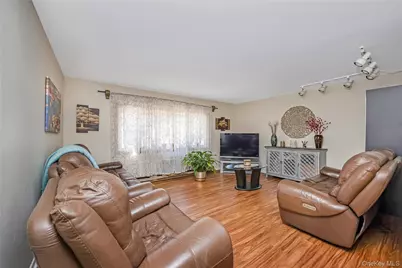 126-09 5th Avenue, College Point, NY 11356 - Photo 7
