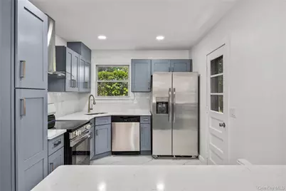 45 Aka 47 Portland Place, Yonkers, NY 10703 - Photo 5