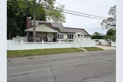 304 27th Street, Lindenhurst, NY 11757 - Photo 3