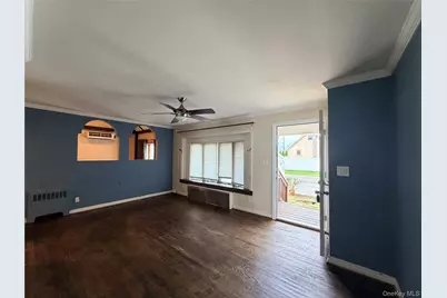 304 27th Street, Lindenhurst, NY 11757 - Photo 5