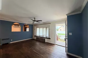 304 27th St, Lindenhurst, NY 11757 - Photo 5