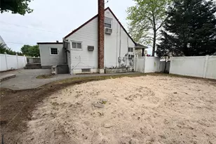 304 27th St, Lindenhurst, NY 11757 - Photo 23