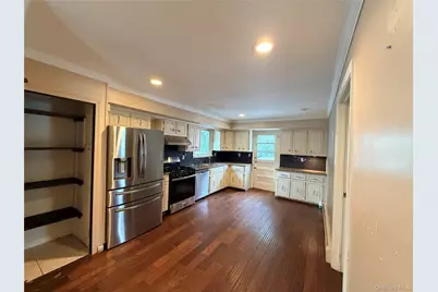 304 27th Street, Lindenhurst, NY 11757 - Photo 9