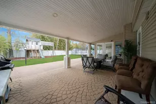 19 Ascot Pl, Coram, NY 11727 - Photo 5